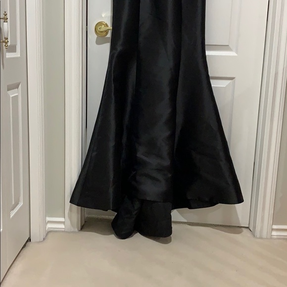 Basix Black Label NWT evening gown - Picture 3 of 4